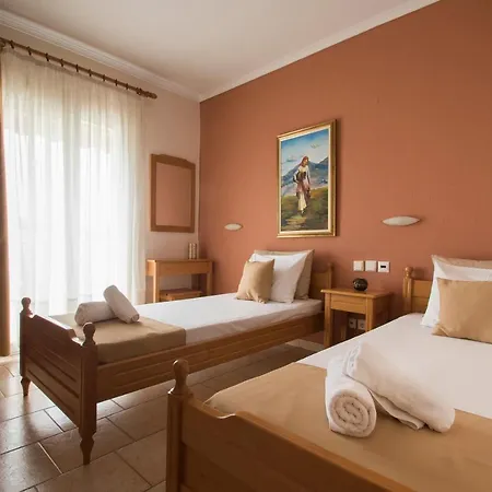 Atira 3* Olympiakí Aktí