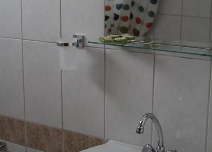 Aparthotel Atira 3*