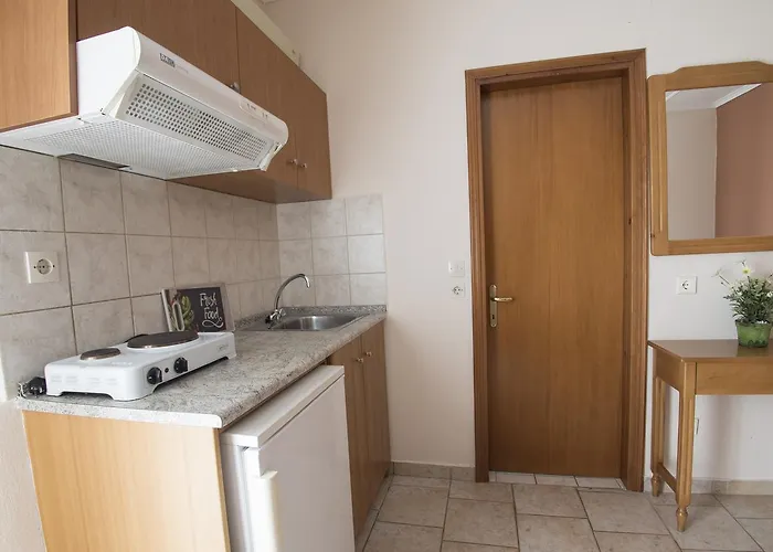Atira Aparthotel Olympiakí Aktí