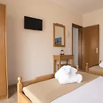 Atira 3* Olympiakí Aktí