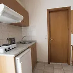 Atira Apartahotel Olympiakí Aktí