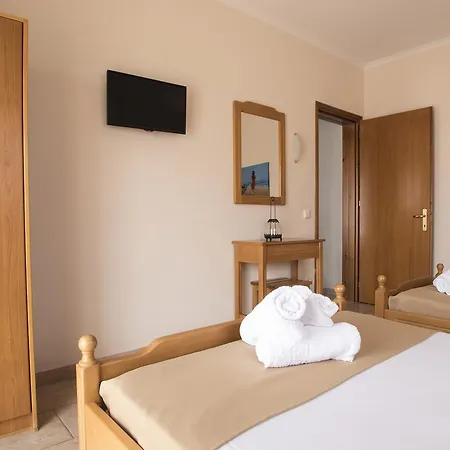 Atira 3* Olympiakí Aktí