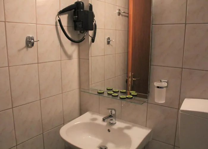 Atira 3* Olympiakí Aktí