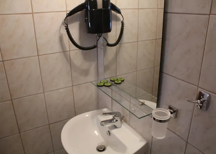 Atira 3* Olympiakí Aktí